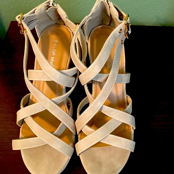 New in Box Size 8 Strappy Wedge Heels by Top Moda - Picture 5 of 8